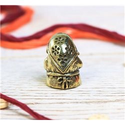 Thimble ELDER NEEDLEWOMAN Knitting Solid Brass Metal Russian Souvenir Collection