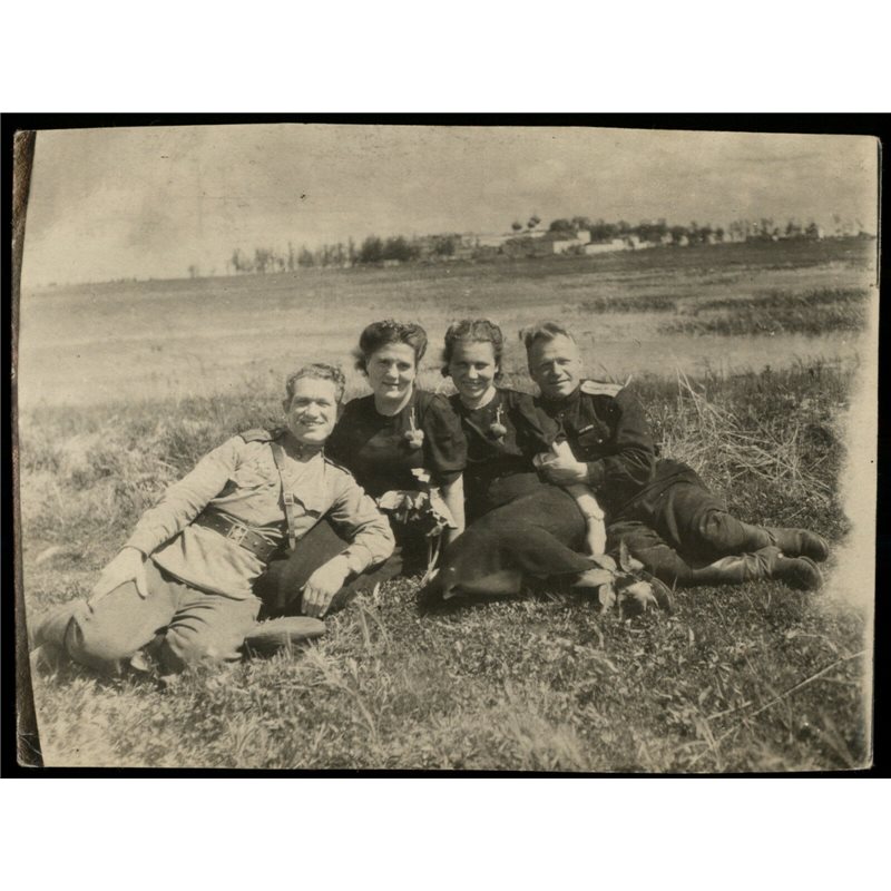 1940s SOVIET OFFICER WWII with WOMEN Field Love Date Russian Vintage photo