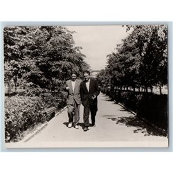 1957 HANDSOME MEN walking in Park Friends Gay Int Russian Photo