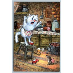 SCARED WHITE CAT on stool Mouse Mice Kitchen Comic Humor Russian New Postcard